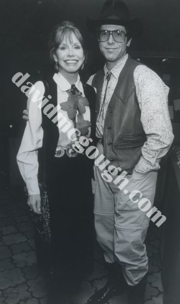 Mary Tyler Moore and husband, Robert 1991, NY.jpg